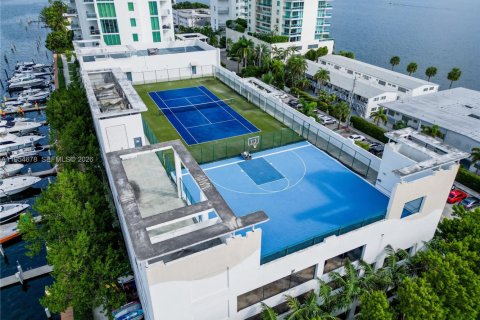 Condo in North Bay Village, Florida, 1 bedroom  № 2011047 - photo 27