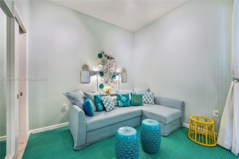 Condo in North Bay Village, Florida, 1 bedroom  № 2011047 - photo 14