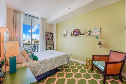 Condo in North Bay Village, Florida, 1 bedroom  № 2011047 - photo 8