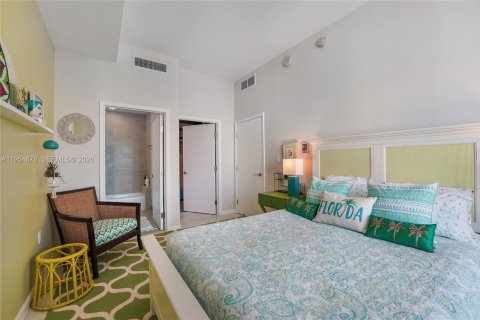 Condo in North Bay Village, Florida, 1 bedroom  № 2011047 - photo 9