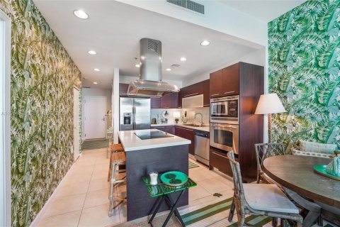 Condo in North Bay Village, Florida, 1 bedroom  № 2011047 - photo 6