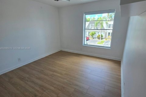 Touwnhouse à louer à Hallandale Beach, Floride: 3 chambres, 183.2 m2 № 2382944 - photo 16