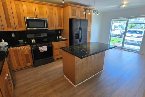 Touwnhouse à Hallandale Beach, Floride 3 chambres, 183.2 m2 № 2382944