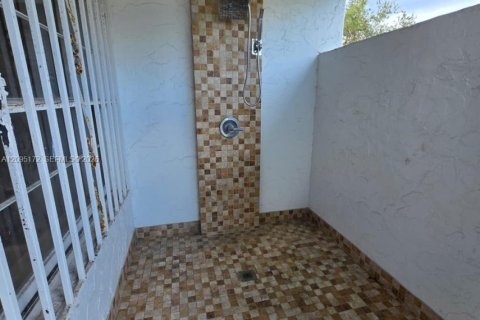 Touwnhouse à louer à Hallandale Beach, Floride: 3 chambres, 183.2 m2 № 2382944 - photo 26