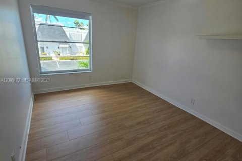 Touwnhouse à louer à Hallandale Beach, Floride: 3 chambres, 183.2 m2 № 2382944 - photo 15