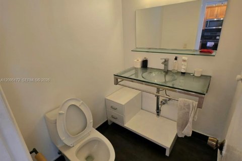 Touwnhouse à louer à Hallandale Beach, Floride: 3 chambres, 183.2 m2 № 2382944 - photo 6