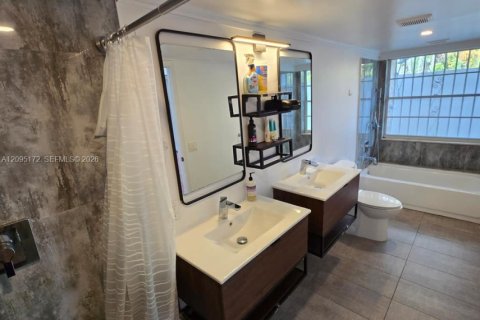 Touwnhouse à louer à Hallandale Beach, Floride: 3 chambres, 183.2 m2 № 2382944 - photo 22