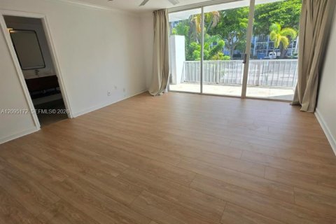 Touwnhouse à louer à Hallandale Beach, Floride: 3 chambres, 183.2 m2 № 2382944 - photo 20