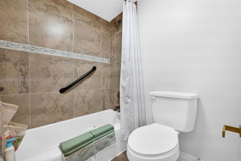 Condominio en venta en Hollywood, Florida, 2 dormitorios, 115.38 m2 № 2034413 - foto 20