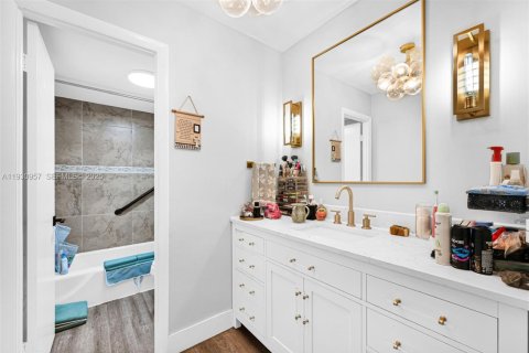 Condominio en venta en Hollywood, Florida, 2 dormitorios, 115.38 m2 № 2034413 - foto 19