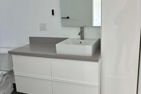 Снять в аренду таунхаус в Пемброк-Пайнс, Флорида 3 спальни, 138.8м2, № 2028130 - фото 6