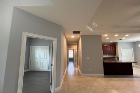 House in Palm Coast, Florida 4 bedrooms, 171.59 sq.m. № 1915156 - photo 9