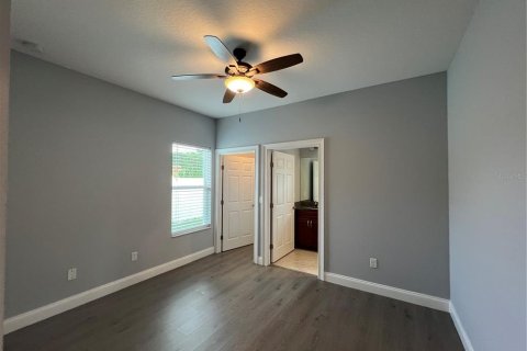 House in Palm Coast, Florida 4 bedrooms, 171.59 sq.m. № 1915156 - photo 17