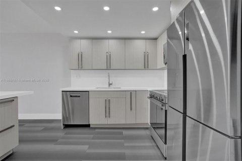 Condominio en venta en Hallandale Beach, Florida, 1 dormitorio, 76.92 m2 № 1980052 - foto 3