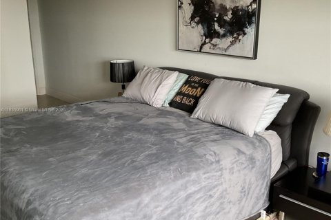 Condo in Sunny Isles Beach, Florida, 2 bedrooms  № 1822067 - photo 25