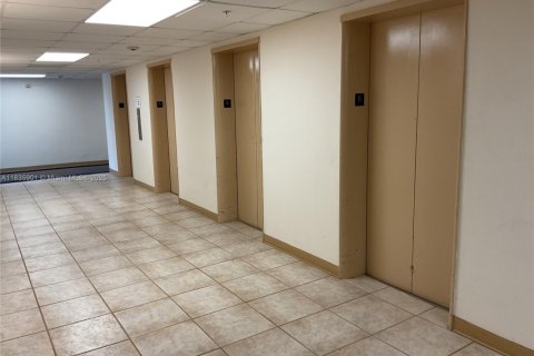 Condo in Sunny Isles Beach, Florida, 2 bedrooms  № 1822067 - photo 14