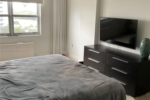 Condo in Sunny Isles Beach, Florida, 2 bedrooms  № 1822067 - photo 20