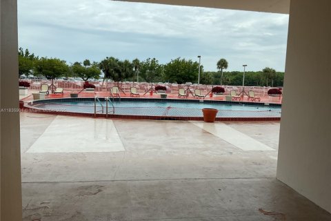 Condo in Sunny Isles Beach, Florida, 2 bedrooms  № 1822067 - photo 9