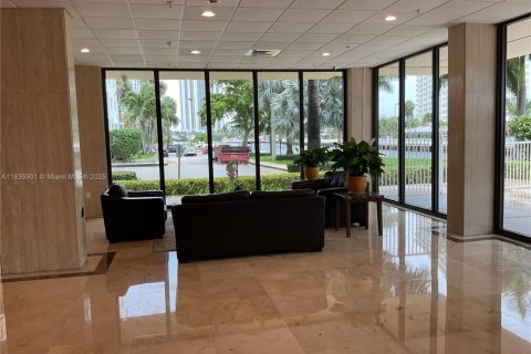 Condo in Sunny Isles Beach, Florida, 2 bedrooms  № 1822067 - photo 8