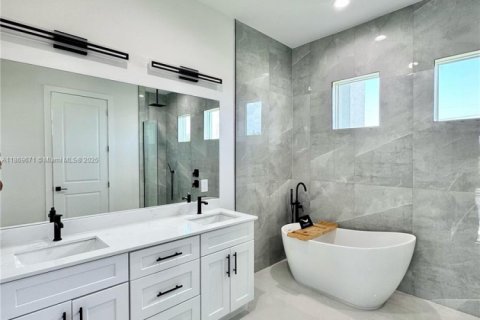 Villa ou maison à vendre à Port Charlotte, Floride: 3 chambres, 173.91 m2 № 1980169 - photo 12