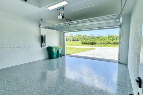 Villa ou maison à vendre à Port Charlotte, Floride: 3 chambres, 173.91 m2 № 1980169 - photo 17