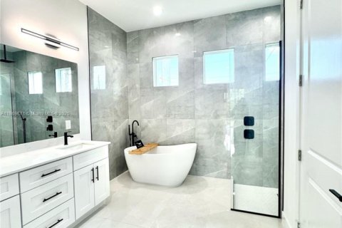 Villa ou maison à vendre à Port Charlotte, Floride: 3 chambres, 173.91 m2 № 1980169 - photo 11