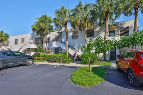 Condo in Bradenton, Florida, 2 bedrooms  № 1805387 - photo 2