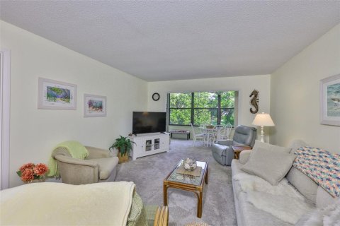 Condo in Bradenton, Florida, 2 bedrooms  № 1805387 - photo 16