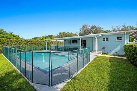 Villa ou maison à vendre à Miami Springs, Floride: 4 chambres, 203.36 m2 № 1979324 - photo 10
