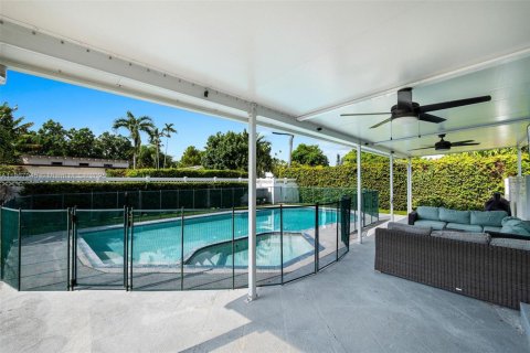 Villa ou maison à vendre à Miami Springs, Floride: 4 chambres, 203.36 m2 № 1979324 - photo 8