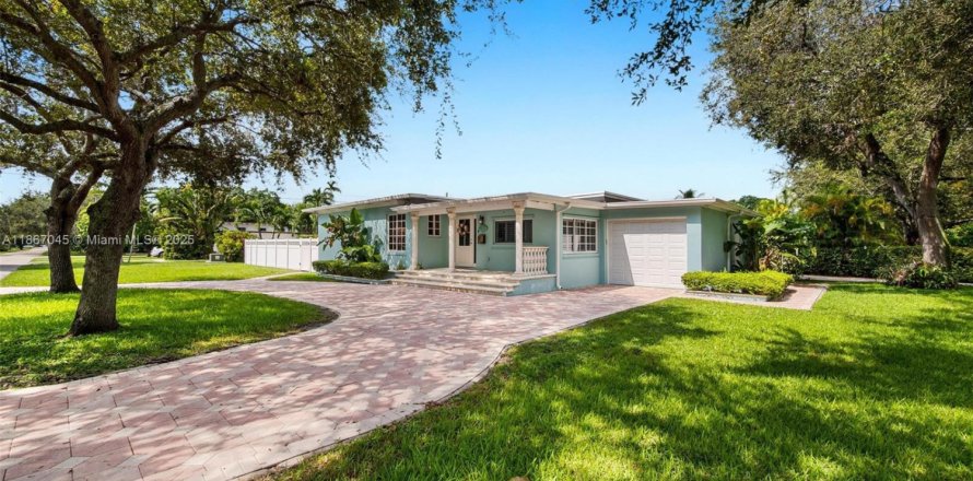 Villa ou maison à Miami Springs, Floride 4 chambres, 203.36 m2 № 1979324