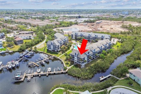 Copropriété à vendre à New Port Richey, Floride: 3 chambres, 156.08 m2 № 2235815 - photo 2