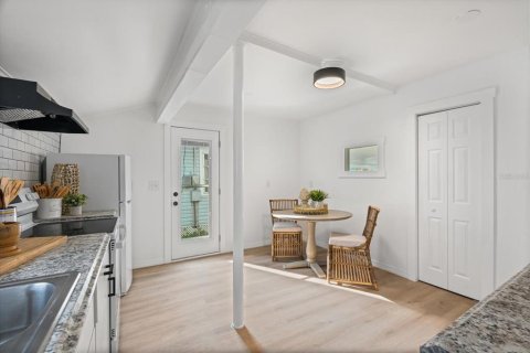 Villa ou maison à vendre à Bradenton, Floride: 2 chambres, 67.73 m2 № 1906536 - photo 10