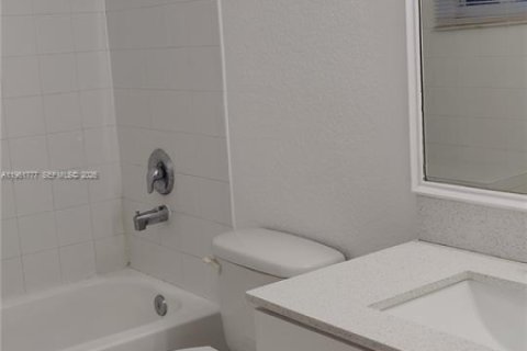 Adosado en alquiler en Pembroke Park, Florida, 3 dormitorios, 125.88 m2 № 2024528 - foto 7