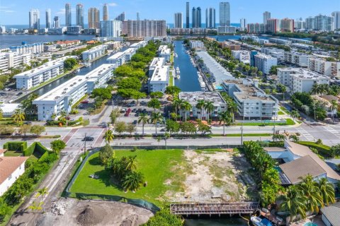 Land in North Miami Beach, Florida № 1890387 - photo 12