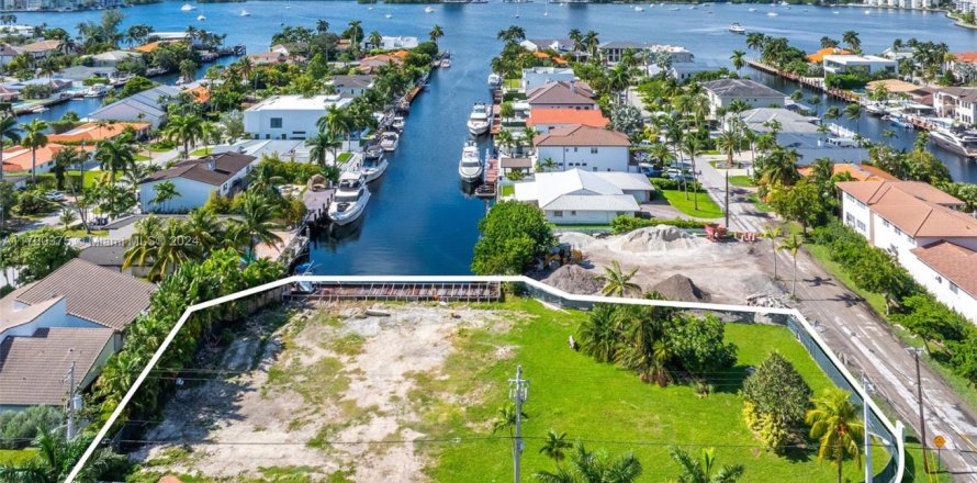 Land in North Miami Beach, Florida № 1890387