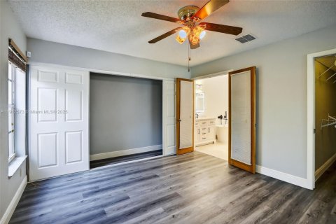 Casa en venta en Davie, Florida, 3 dormitorios, 128.39 m2 № 1969094 - foto 19