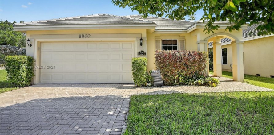 Casa en Davie, Florida 3 dormitorios, 128.39 m2 № 1969094