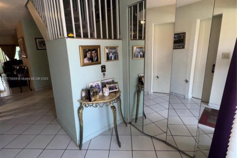 Adosado en venta en Miami, Florida, 3 dormitorios № 1611158 - foto 5