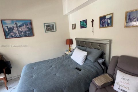 Adosado en venta en Miami, Florida, 3 dormitorios № 1611158 - foto 8