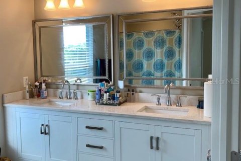 Touwnhouse à louer à Tampa, Floride: 3 chambres, 162.58 m2 № 2406514 - photo 11