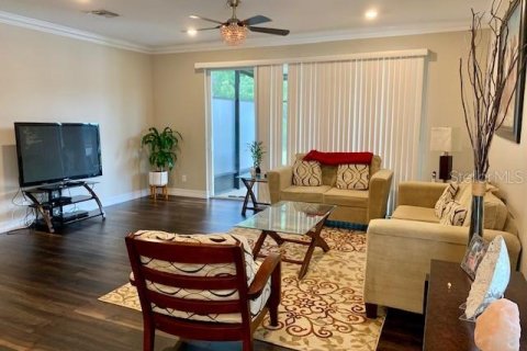 Touwnhouse à louer à Tampa, Floride: 3 chambres, 162.58 m2 № 2406514 - photo 2