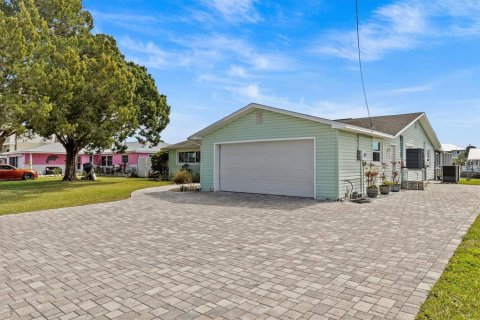 Casa en venta en Hernando Beach, Florida, 3 dormitorios, 183.95 m2 № 1545423 - foto 6