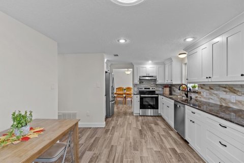 Casa en venta en Hernando Beach, Florida, 3 dormitorios, 183.95 m2 № 1545423 - foto 20