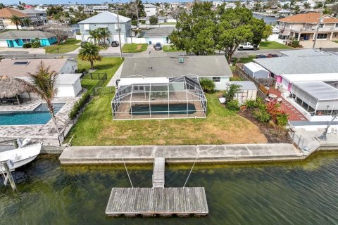 Casa en venta en Hernando Beach, Florida, 3 dormitorios, 183.95 m2 № 1545423 - foto 1