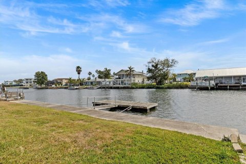 Casa en venta en Hernando Beach, Florida, 3 dormitorios, 183.95 m2 № 1545423 - foto 5