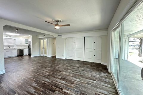 Condo in Tampa, Florida, 4 bedrooms  № 1548521 - photo 18