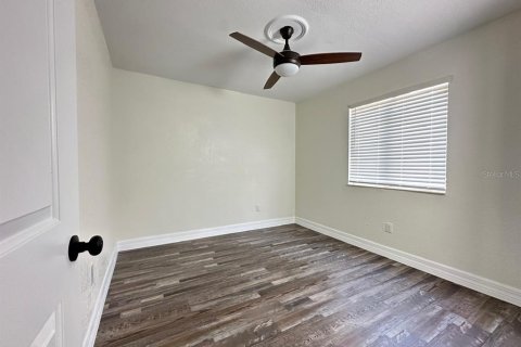 Condo in Tampa, Florida, 4 bedrooms  № 1548521 - photo 9