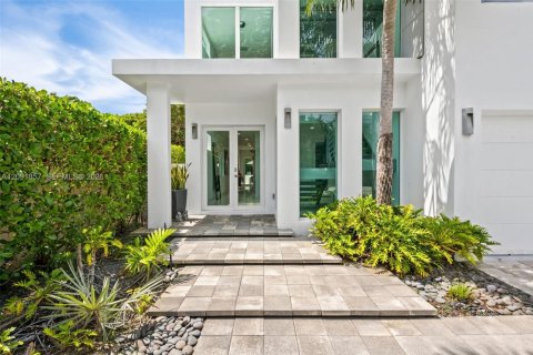 Casa en venta en Fort Lauderdale, Florida, 4 dormitorios, 457.08 m2 № 2380256 - foto 9