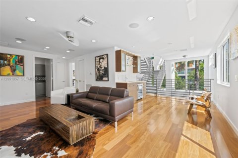 Casa en venta en Fort Lauderdale, Florida, 4 dormitorios, 457.08 m2 № 2380256 - foto 24